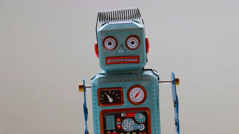 Robot Chef - blue plastic robot toy